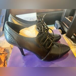 Ellen Tracey Women’s Bootie size 10